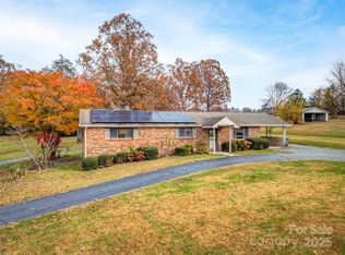 605 Dana Rd, Flat Rock, NC 28792