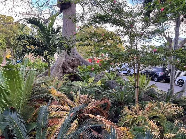 852 SW 13th Ave #3 — Photo 15