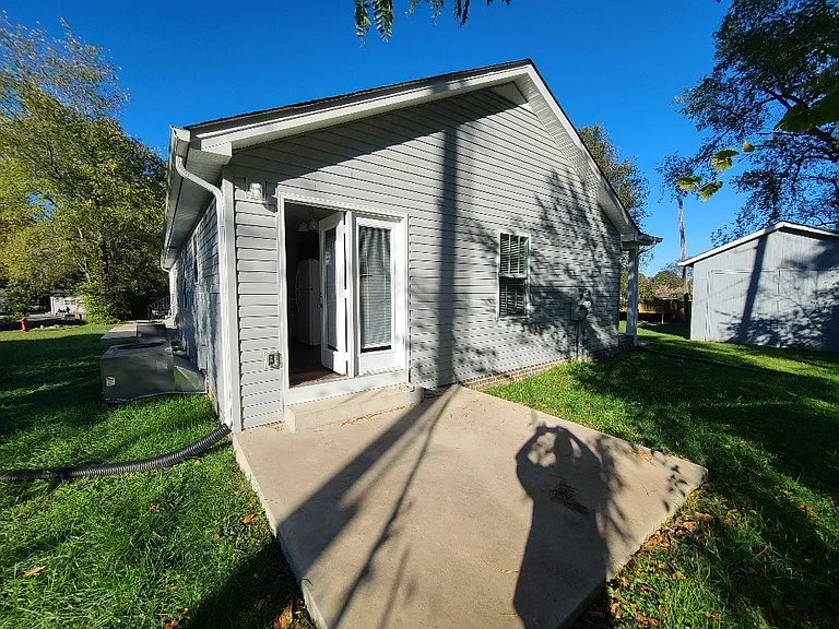109 Williams St #B — Photo 9