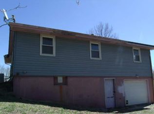 10716 Rock Falls Rd, Orrick, MO 64077