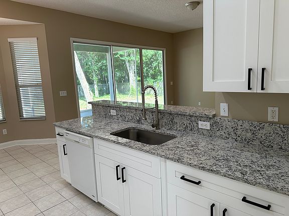 5th image of 4378 Hanover Park Dr