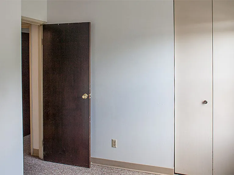 121 E Henry St #207-935 — Photo 11
