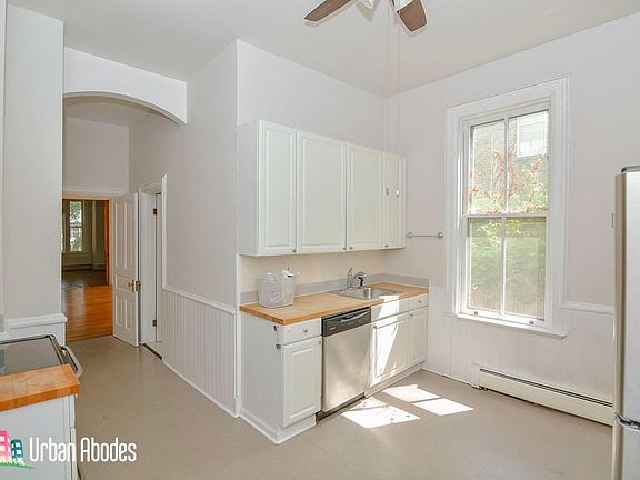 5th image of 1441 W Warner Ave #Ua1