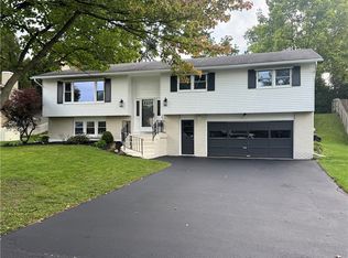 4904 Ledyard Dr, Manlius, NY 13104