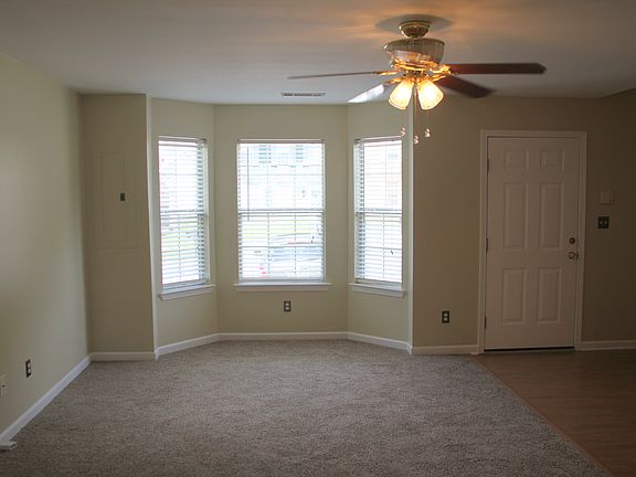 5th image of 858 Josephine Ct