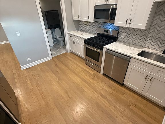 2nd image of 1856 S Blue Island Ave #2R