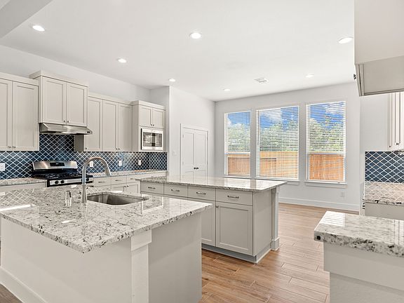3rd image of 415 Emory Peak Ln