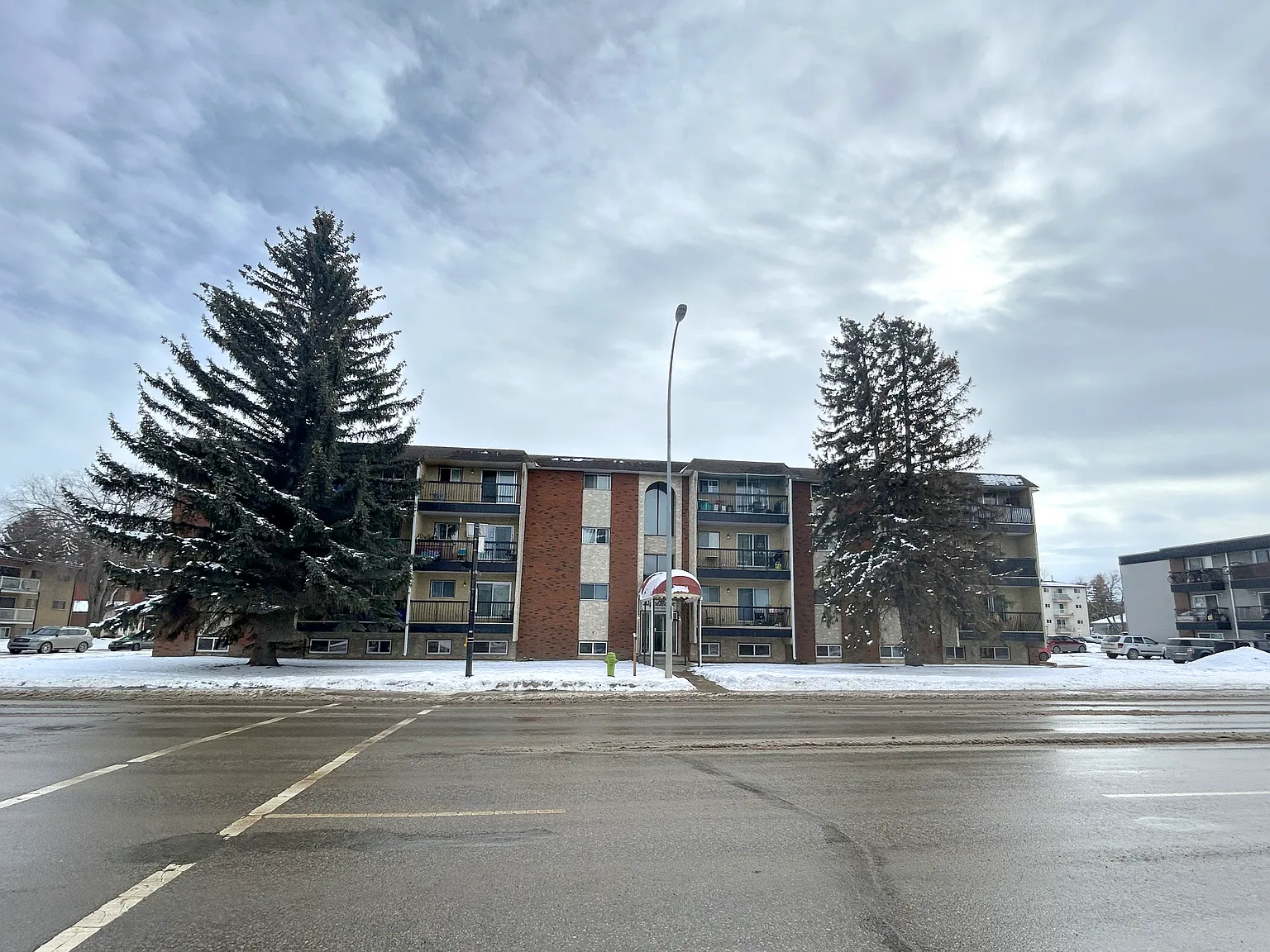 Mainstreet Waskasoo Apartments — Photo 2