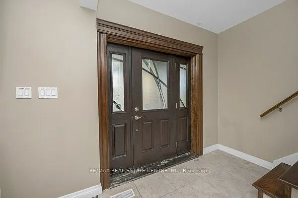 71 Paisley Ave N #MAIN 2ND — Photo 8