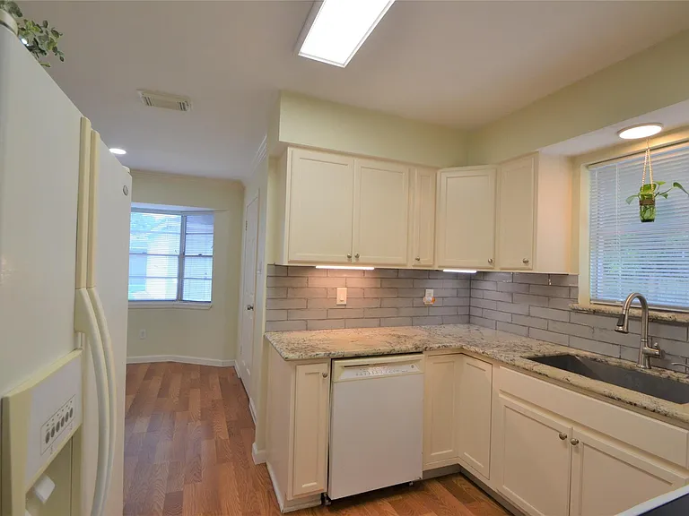 12711 Westleigh Dr — Photo 13