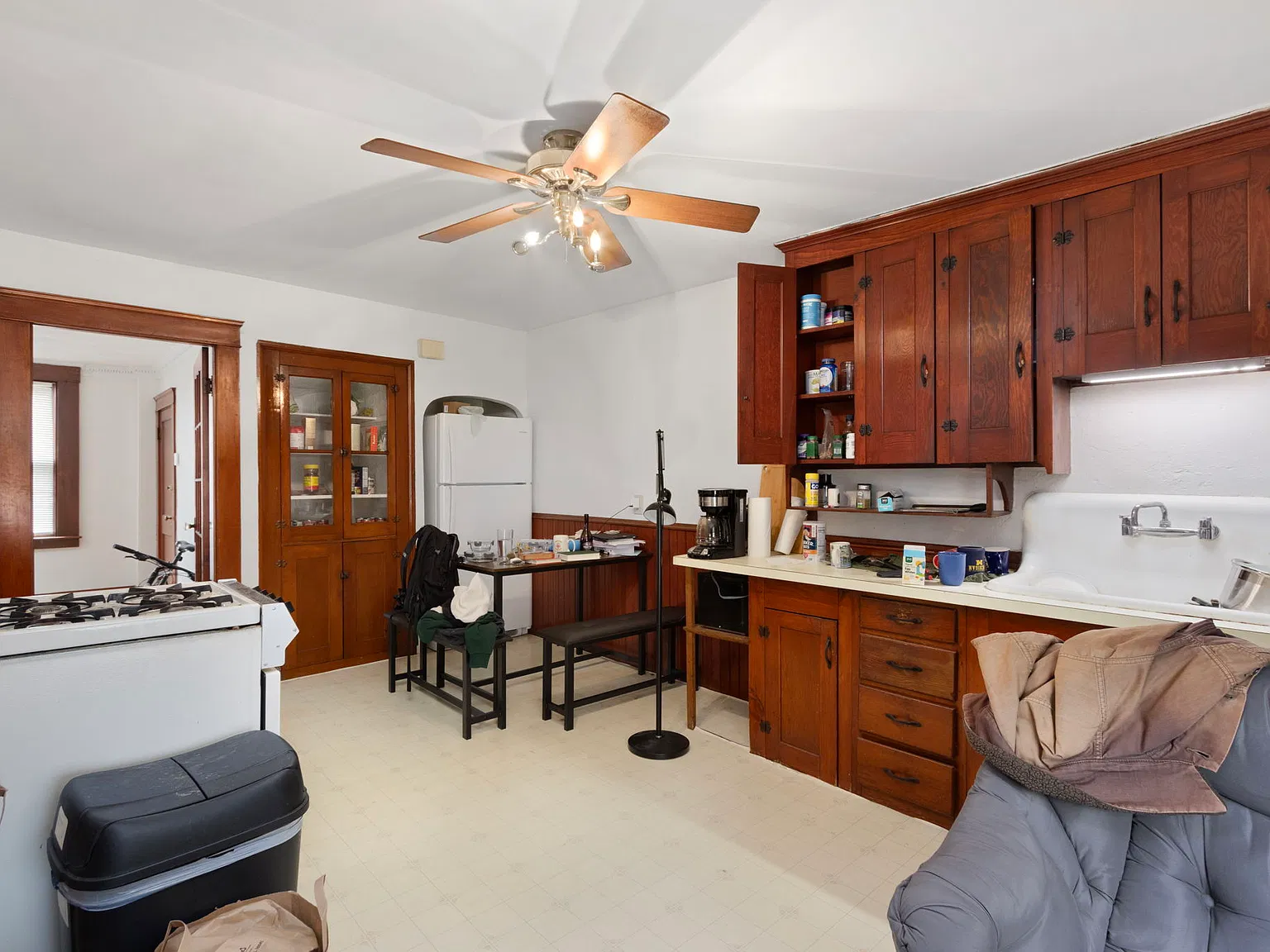 1 bed, 950 sqft, $1,800 — Photo 1
