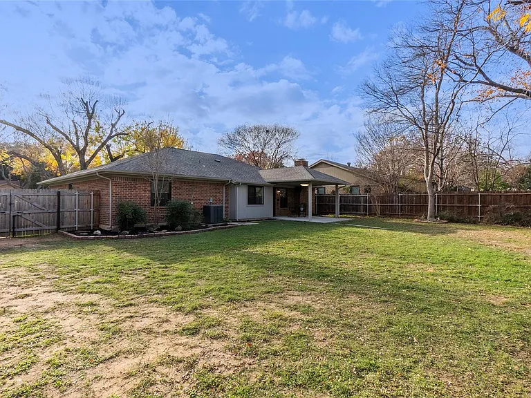 5305 Grissom Dr — Photo 3