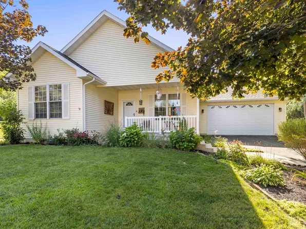 10995 Pheasant Run Ln, Roscoe, IL 61073