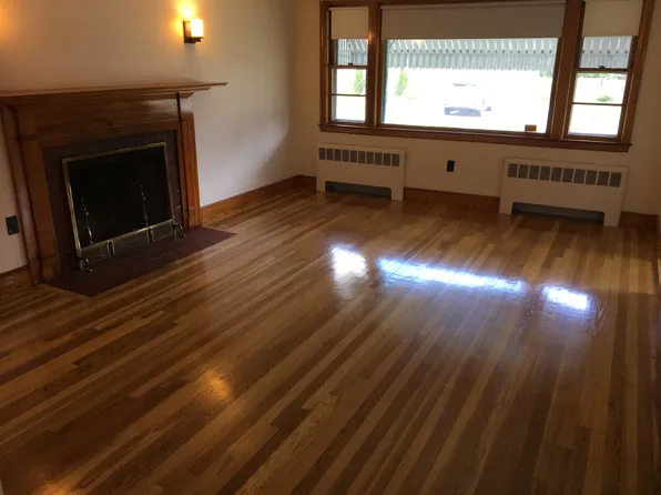 30 Albion Ave, Stoneham, MA 02180