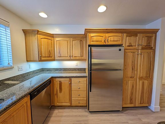 5th image of 1000 E Center St APT 3