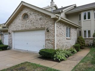 1435 Coventry Ct, Darien, IL 60561