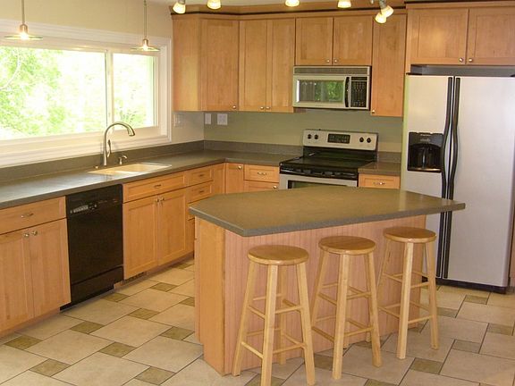 4th image of 103 Crest Hill Ave