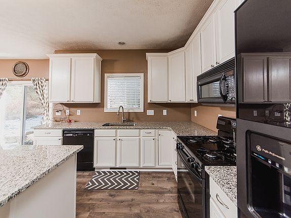 4th image of 10337 Wildflower Way