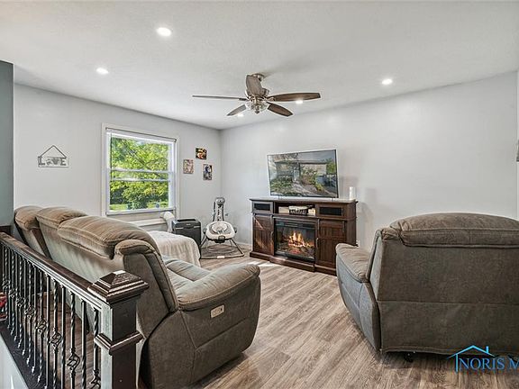 5th image of 7317 Starridge Ct