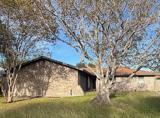 1902 Falcon Dr, Portland, TX 78374