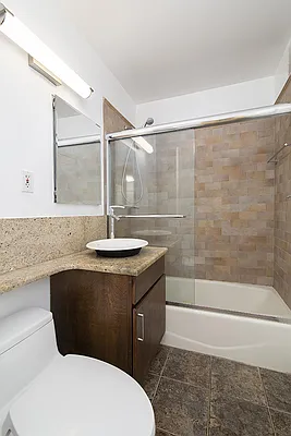 Rented by R New York | media 15