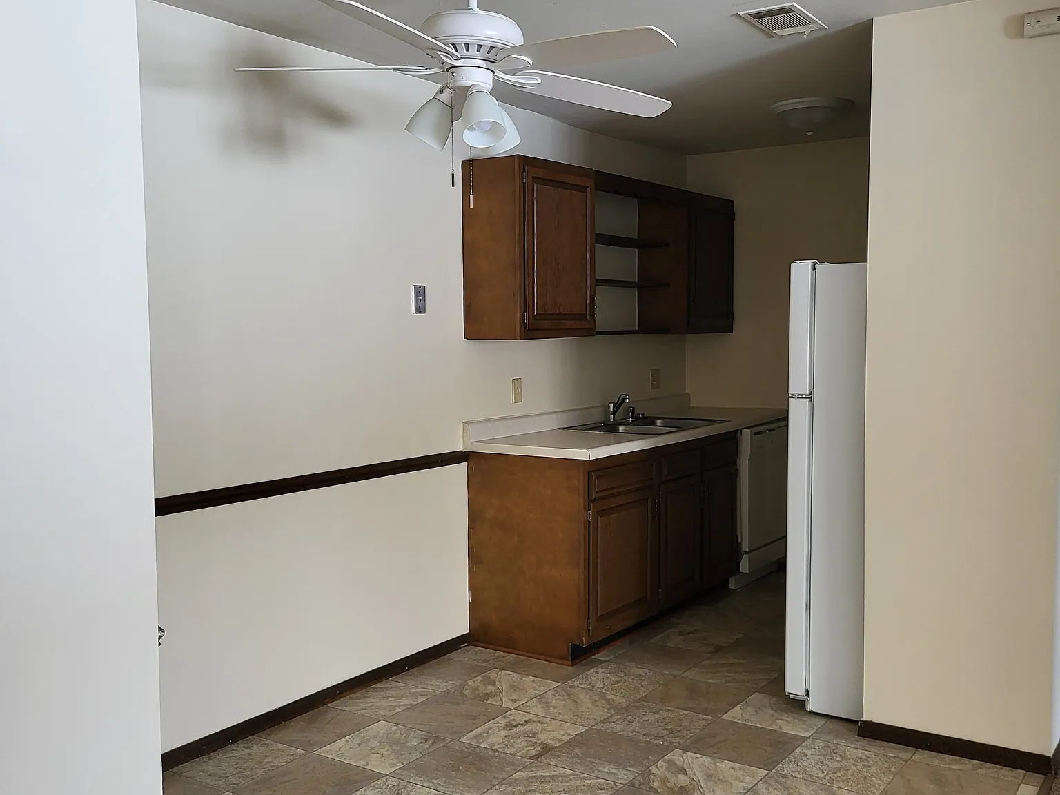 S 31st St, Greenfield — Photo 4