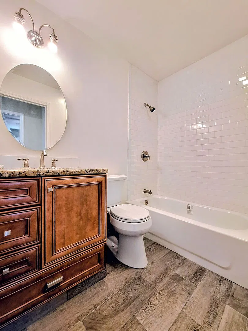 Refurbished 2bd House With Office & Exterior Laundry Room — Photo 3