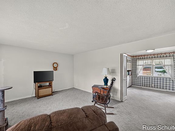 4th image of 1501 Greenwich Rd