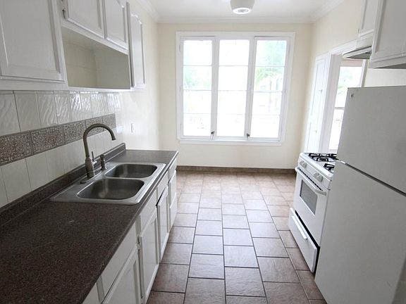 4th image of 752 N Van Ness Ave APT 203