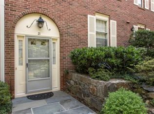 21 Greenwich Hills Dr #21, Greenwich, CT 06831