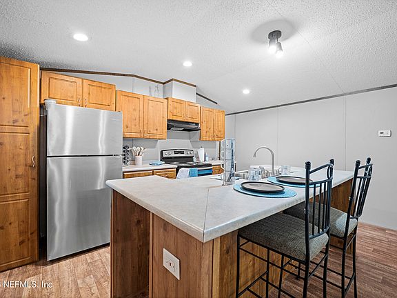 3rd image of 2959 FRANCES Avenue