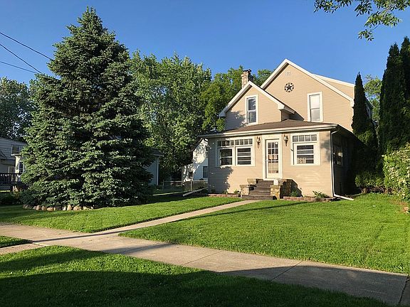 2nd image of 907 N Jefferson Ave