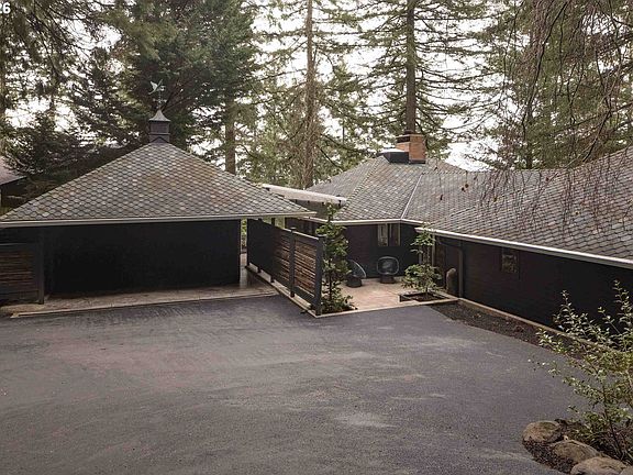 2nd image of 3340 SW Fairmount Blvd