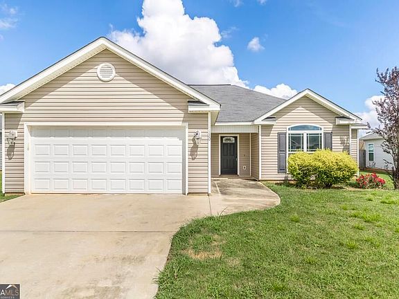 5th image of 120 Raymond Cir