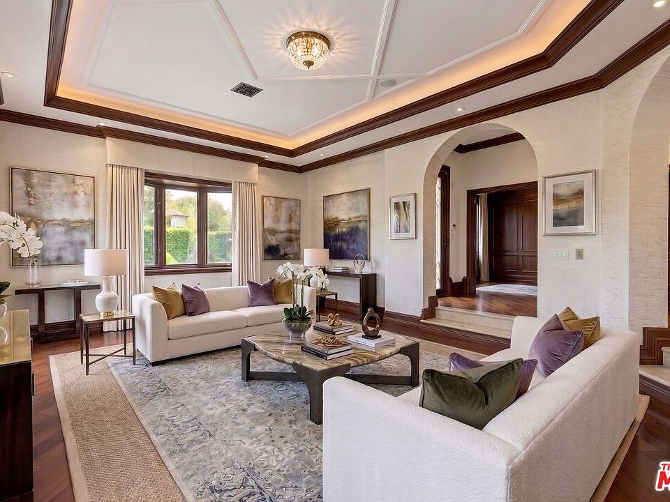1st image of 209 S Anita Ave