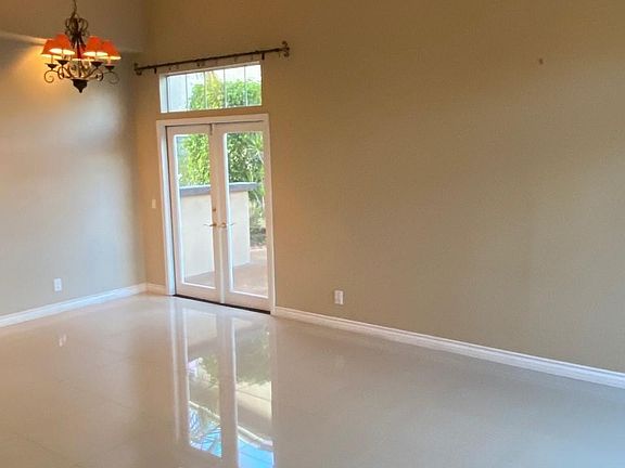 5th image of 564 Timberwood Ave