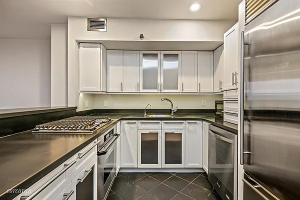 Rented by Corcoran | media 11