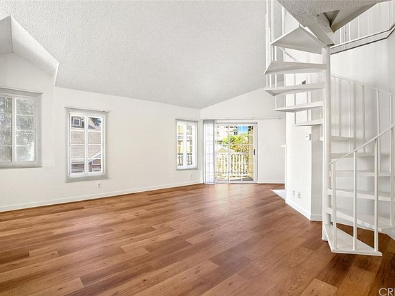 5th image of 6640 Clybourn Ave Unit 68