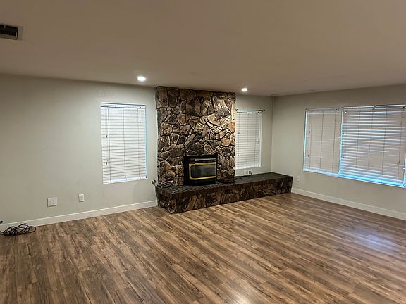 5th image of 13027 E Nebraska Ave