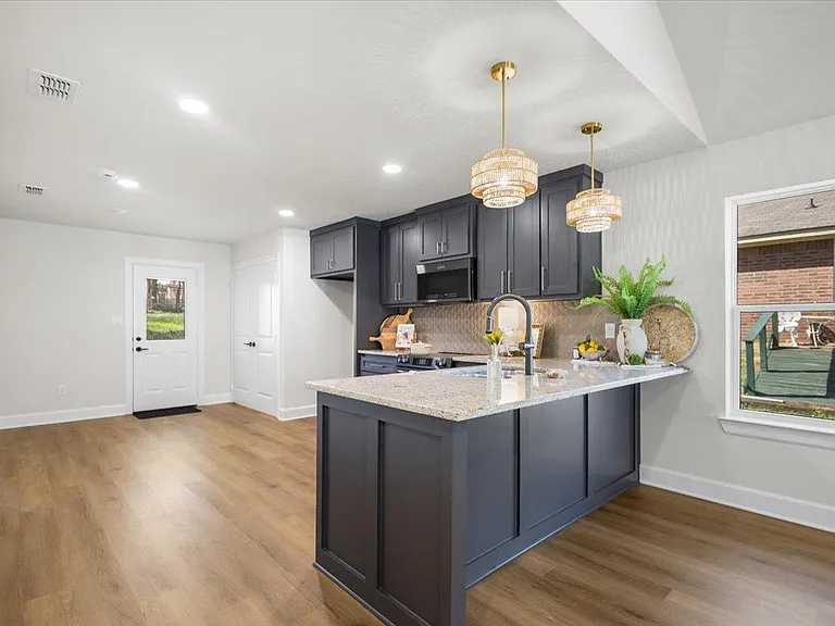 405 S Short St — Photo 23