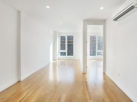 138-25 Barclay Ave