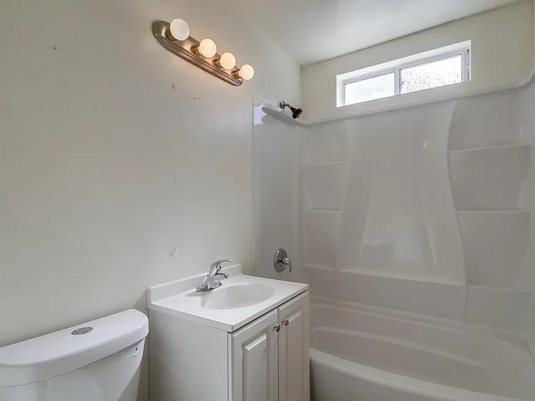 891 Elm Ave — Photo 11