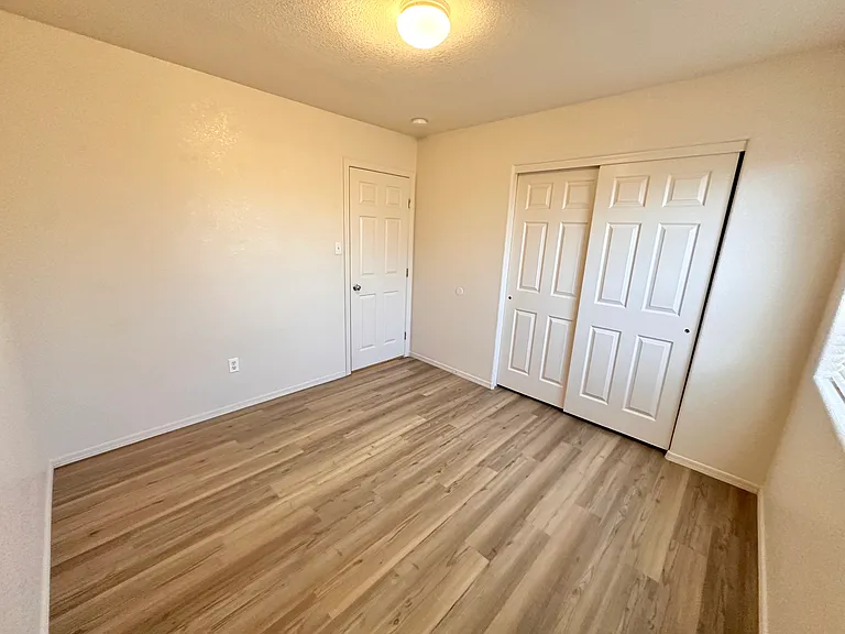 10417 S Tornado Ave — Photo 5