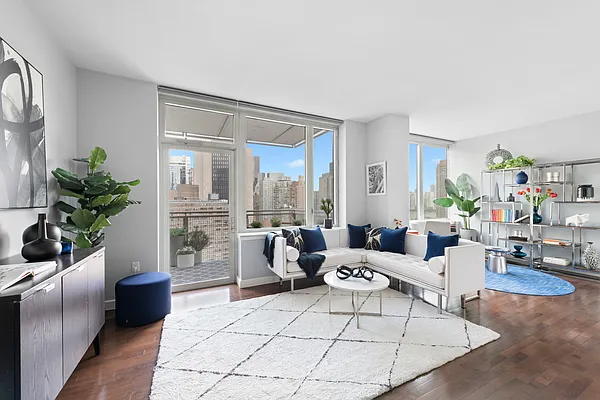 Sold by Compass | media 1