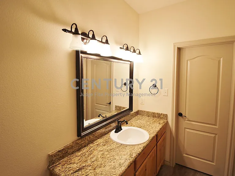 112 Bridle Ct — Photo 15