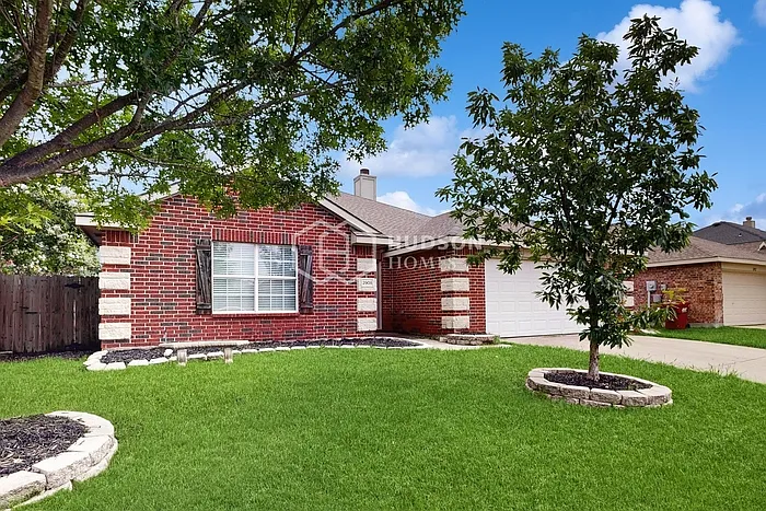 3 bed, 2.0 bath, 1927 sqft, $1,920 — Photo 3