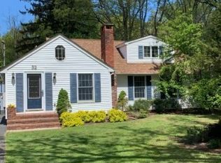 32 Bartley Rd, Chester, NJ 07930