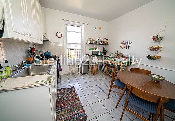 5th image of 2601 24th Ave APT 3