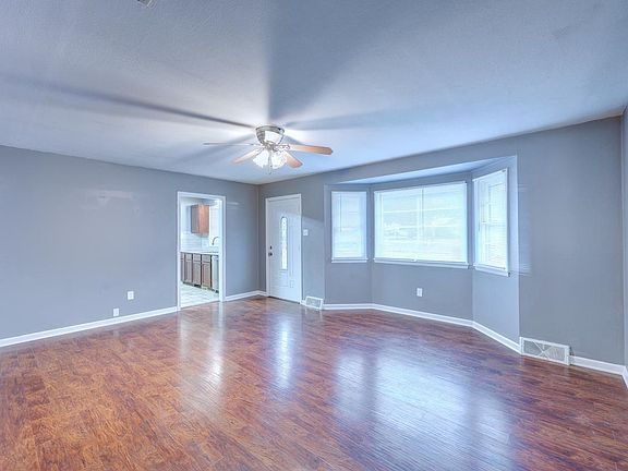 5th image of 211 Meek Ave