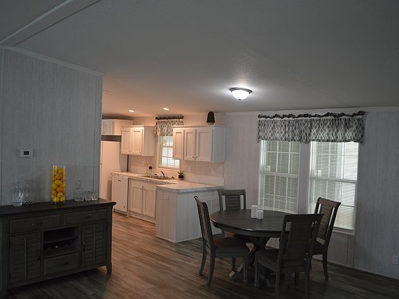 5th image of 104 S Sunny Brook Cir